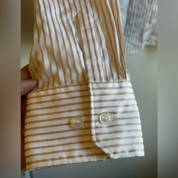 White button down stretch blouse with gold pinstripe like new - Picture 4 of 6